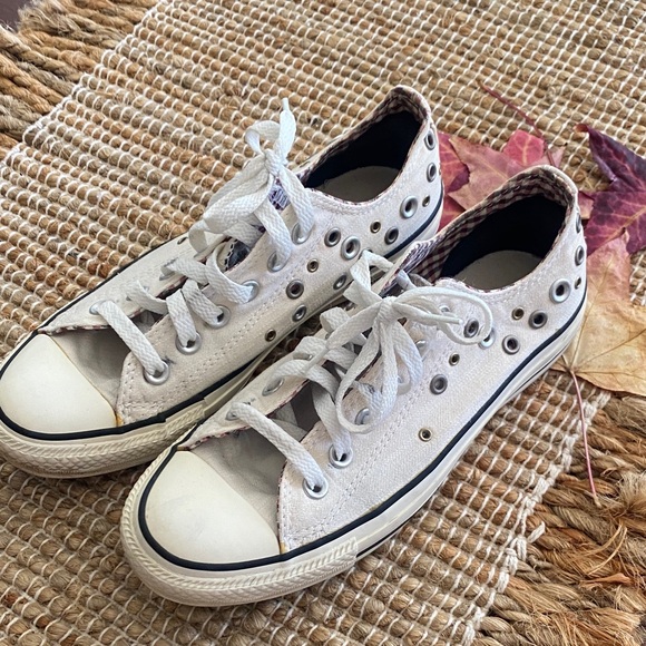 Converse Shoes - Converse Off-White Canvas Chuck Taylor Big Eyelet Sneakers sz 7 women’s